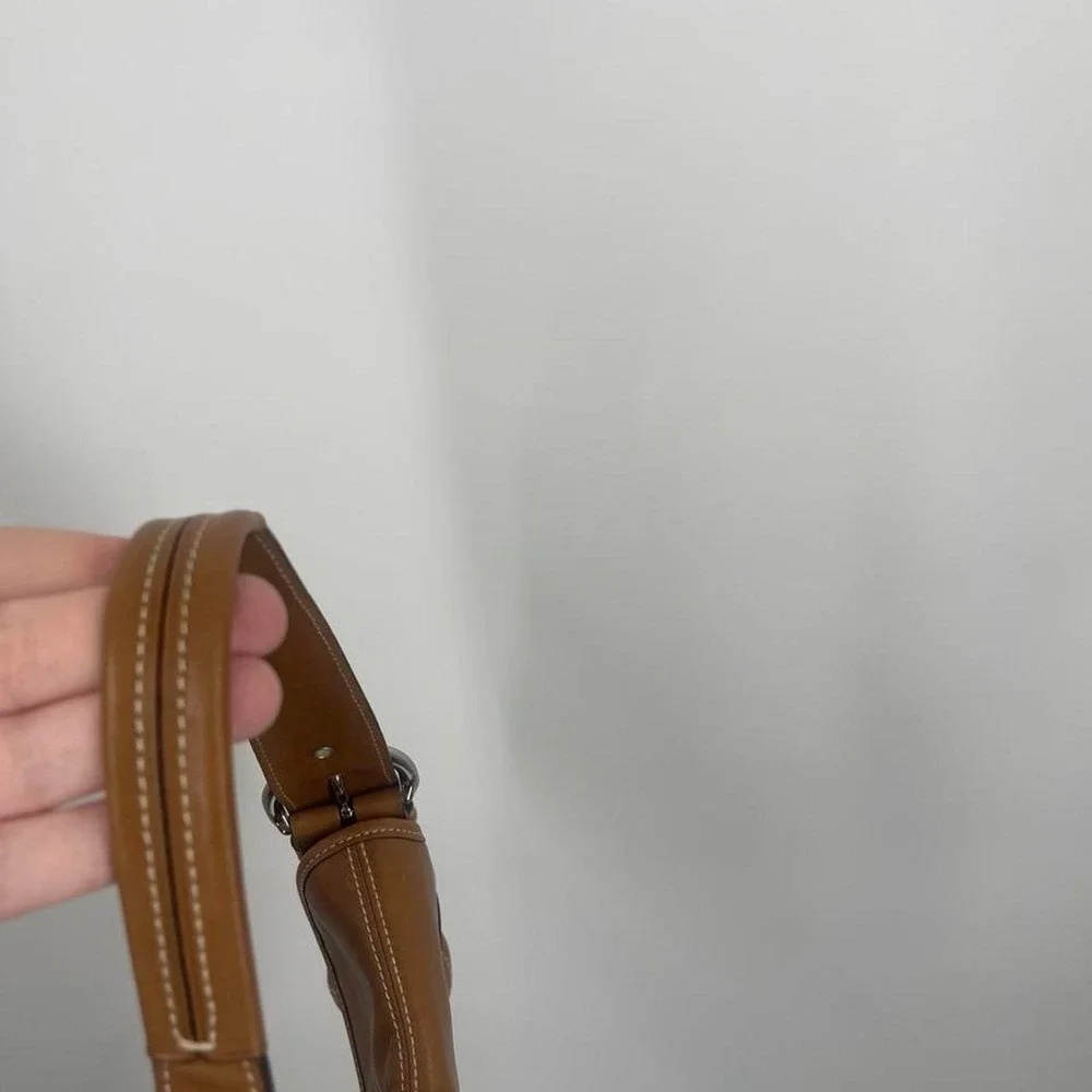 Vintage Y2K Coach Soho Bag Shoulder Purse British Tan Rare Buckle Leather 9247